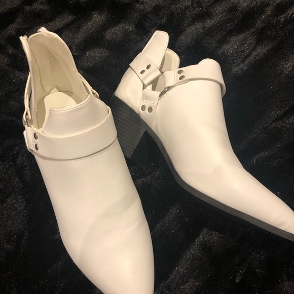 White men or women shoes - Picture 3 of 5